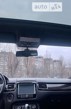 Позашляховик / Кросовер Volkswagen Touareg 2013 в Дніпрі