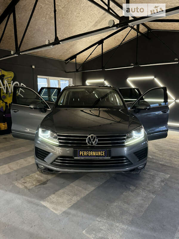 Позашляховик / Кросовер Volkswagen Touareg 2017 в Тернополі