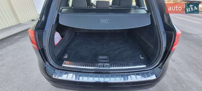 Внедорожник / Кроссовер Volkswagen Touareg 2012 в Сквире