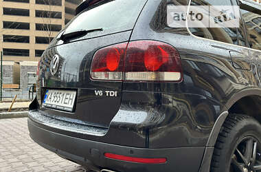 Внедорожник / Кроссовер Volkswagen Touareg 2010 в Киеве