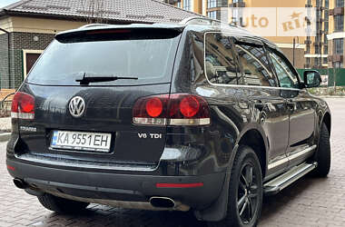 Внедорожник / Кроссовер Volkswagen Touareg 2010 в Киеве