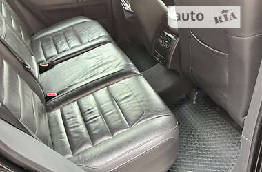 Внедорожник / Кроссовер Volkswagen Touareg 2010 в Киеве