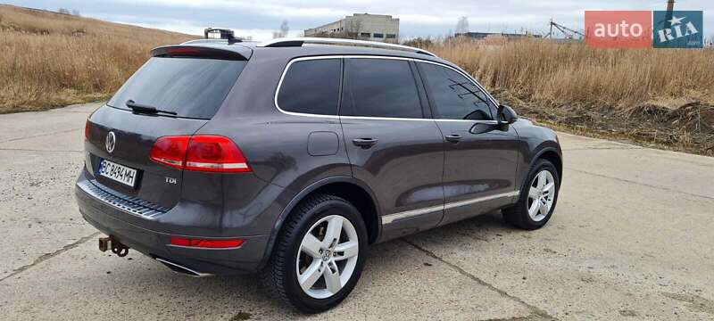 Внедорожник / Кроссовер Volkswagen Touareg 2012 в Львове