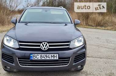 Внедорожник / Кроссовер Volkswagen Touareg 2012 в Львове