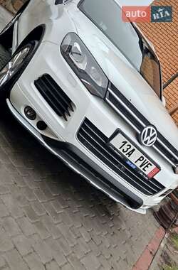 Внедорожник / Кроссовер Volkswagen Touareg 2012 в 