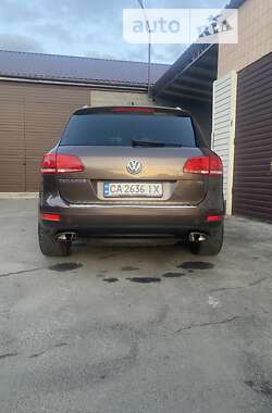 Внедорожник / Кроссовер Volkswagen Touareg 2012 в Новоархангельске