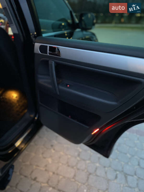 Внедорожник / Кроссовер Volkswagen Touareg 2005 в Самборе