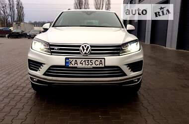 Позашляховик / Кросовер Volkswagen Touareg 2016 в Києві