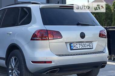 Внедорожник / Кроссовер Volkswagen Touareg 2014 в Луцке