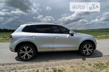 Внедорожник / Кроссовер Volkswagen Touareg 2012 в Хотине