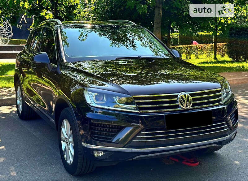 Внедорожник / Кроссовер Volkswagen Touareg 2014 в Львове