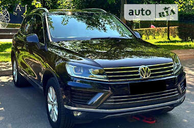 Внедорожник / Кроссовер Volkswagen Touareg 2014 в Львове