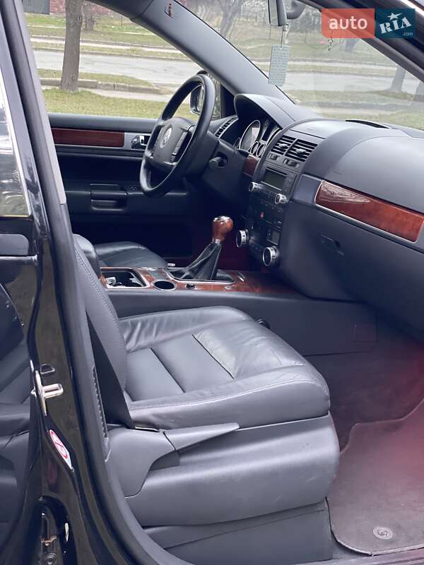 Внедорожник / Кроссовер Volkswagen Touareg 2004 в Луцке