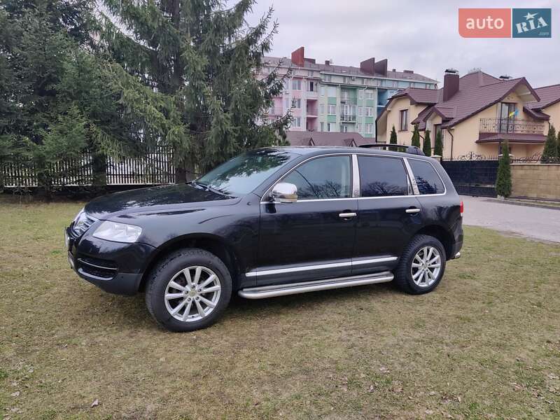 Внедорожник / Кроссовер Volkswagen Touareg 2004 в Луцке