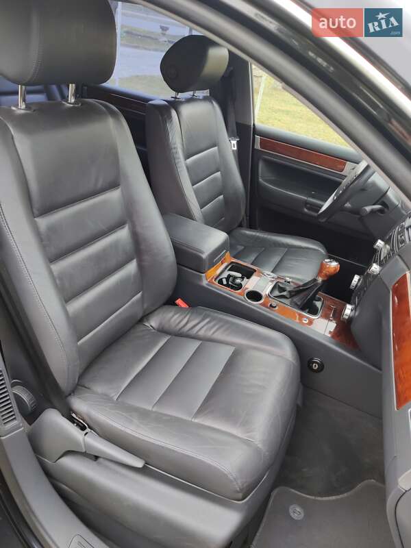 Внедорожник / Кроссовер Volkswagen Touareg 2004 в Луцке
