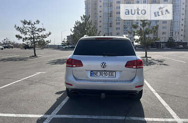 Внедорожник / Кроссовер Volkswagen Touareg 2012 в Николаеве