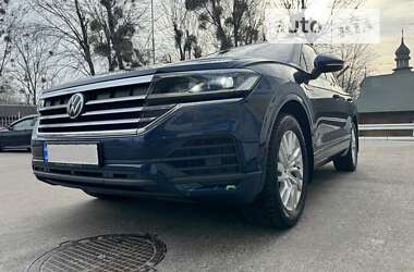 Позашляховик / Кросовер Volkswagen Touareg 2020 в Києві