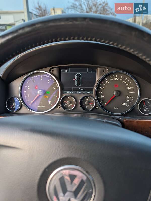 Внедорожник / Кроссовер Volkswagen Touareg 2007 в Харькове