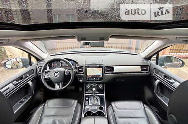 Внедорожник / Кроссовер Volkswagen Touareg 2012 в Хмельницком