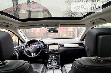 Внедорожник / Кроссовер Volkswagen Touareg 2012 в Хмельницком