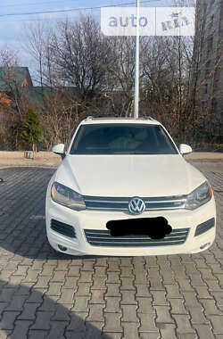 Внедорожник / Кроссовер Volkswagen Touareg 2012 в Виннице