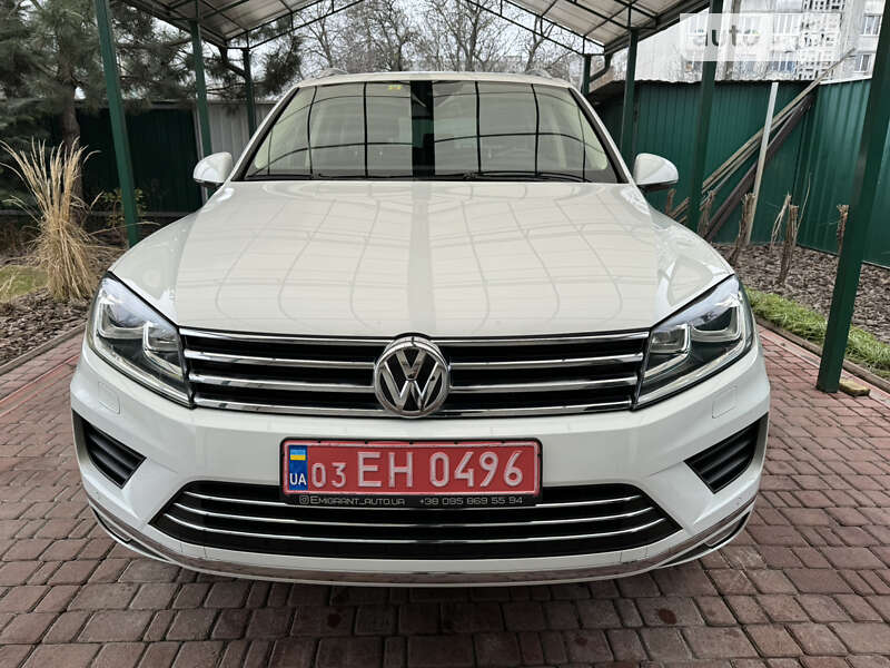 Внедорожник / Кроссовер Volkswagen Touareg 2015 в Белой Церкви