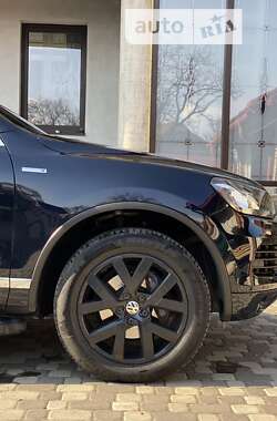 Внедорожник / Кроссовер Volkswagen Touareg 2014 в Мукачево
