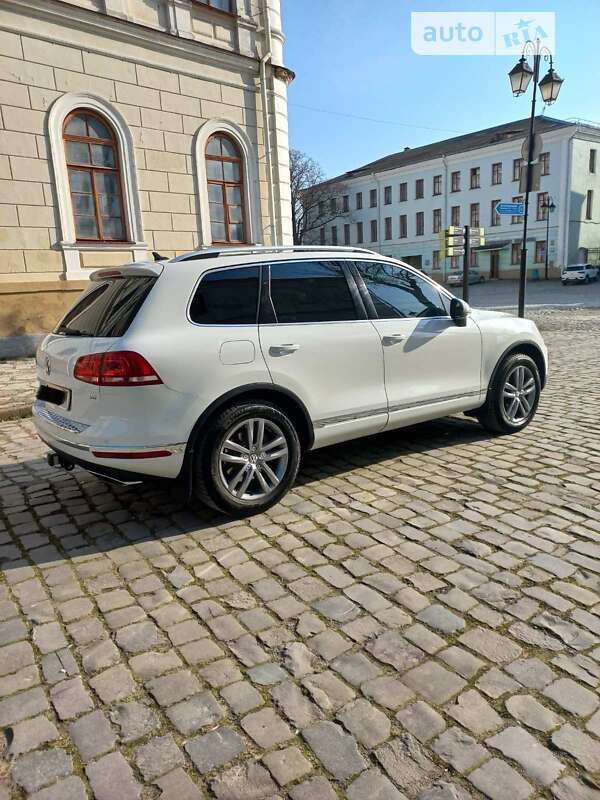Позашляховик / Кросовер Volkswagen Touareg 2016 в Кам'янець-Подільському