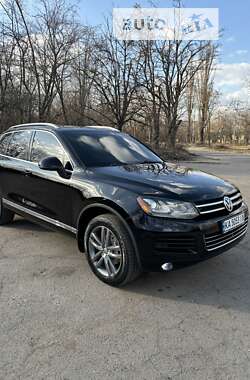 Внедорожник / Кроссовер Volkswagen Touareg 2014 в Кривом Роге