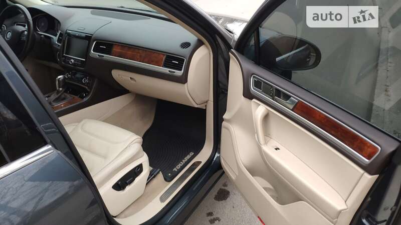 Внедорожник / Кроссовер Volkswagen Touareg 2013 в Днепре фото 14 Внедорожник / Кроссовер Volkswagen Touareg 2013 в Днепре