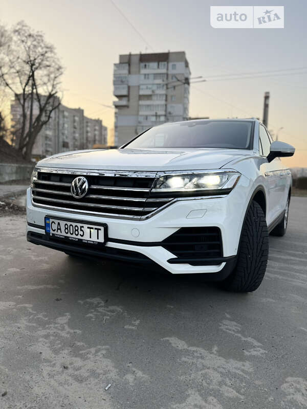 Позашляховик / Кросовер Volkswagen Touareg 2019 в Черкасах