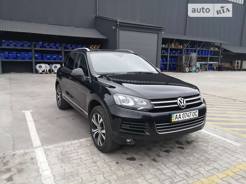 Внедорожник / Кроссовер Volkswagen Touareg 2013 в Броварах