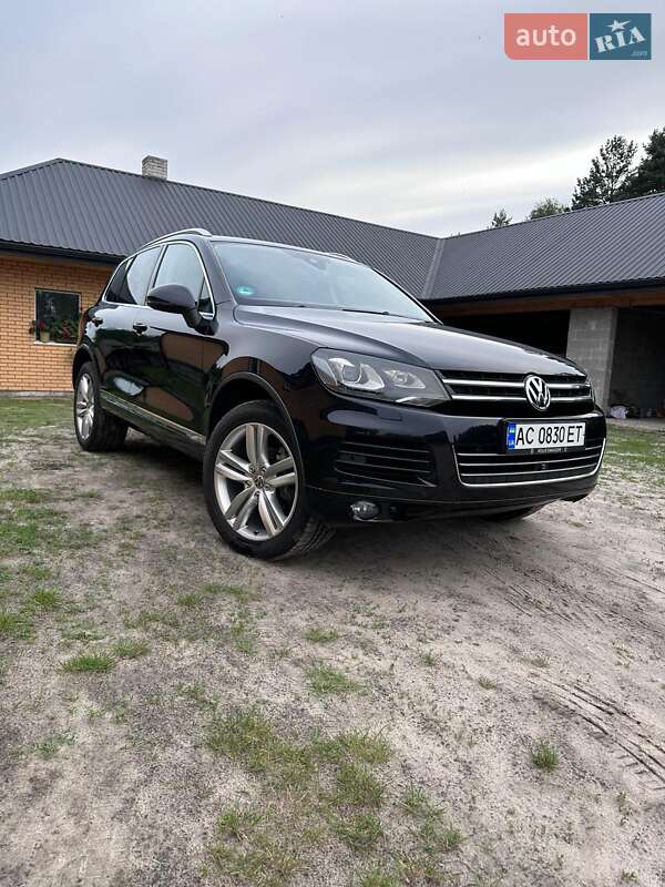 Позашляховик / Кросовер Volkswagen Touareg 2010 в Камені-Каширському
