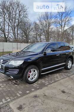 Позашляховик / Кросовер Volkswagen Touareg 2008 в Глобиному