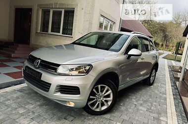 Позашляховик / Кросовер Volkswagen Touareg 2011 в Тячеві