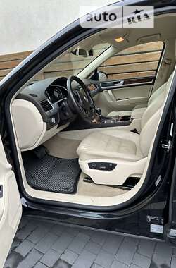 Внедорожник / Кроссовер Volkswagen Touareg 2010 в Черновцах