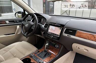 Внедорожник / Кроссовер Volkswagen Touareg 2010 в Черновцах