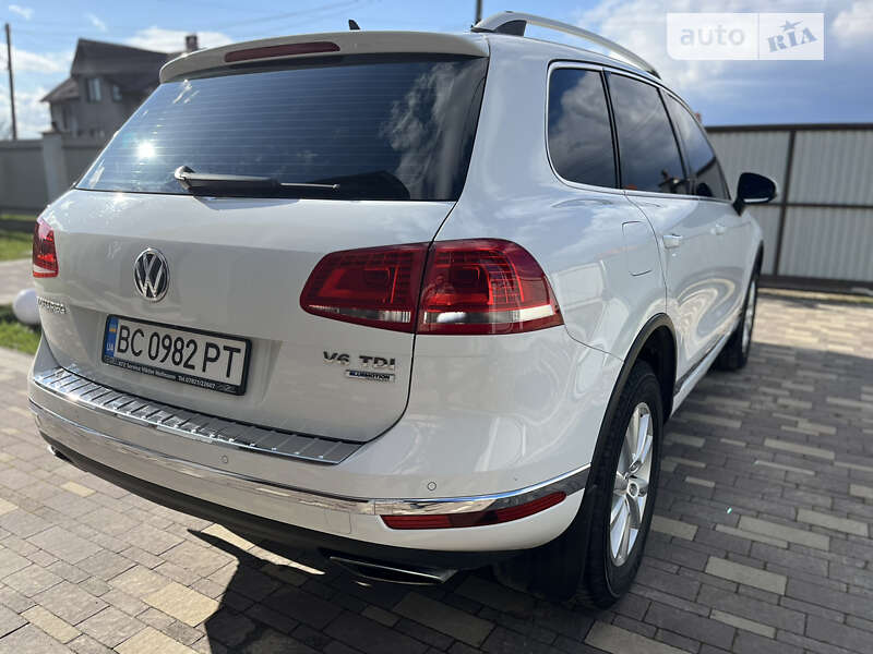 Внедорожник / Кроссовер Volkswagen Touareg 2016 в Стрые