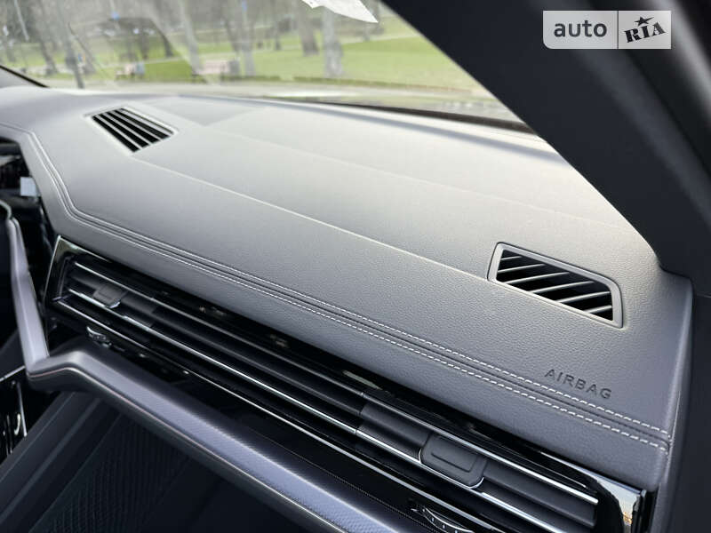 Внедорожник / Кроссовер Volkswagen Touareg 2023 в Киеве