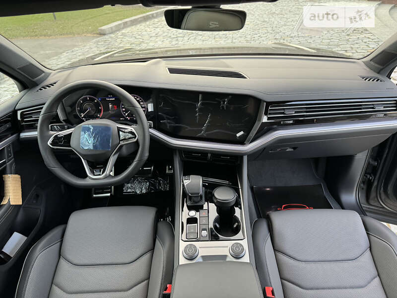 Внедорожник / Кроссовер Volkswagen Touareg 2023 в Киеве
