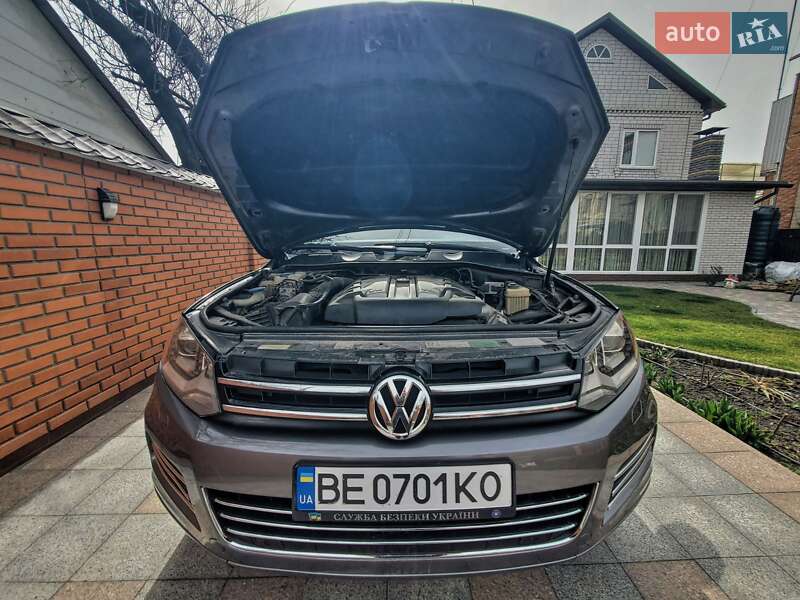 Позашляховик / Кросовер Volkswagen Touareg 2011 в Первомайську
