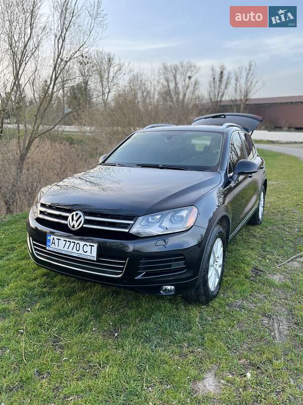 Позашляховик / Кросовер Volkswagen Touareg 2011 в Городенці