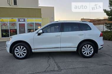 Позашляховик / Кросовер Volkswagen Touareg 2014 в Полтаві