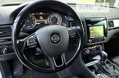 Внедорожник / Кроссовер Volkswagen Touareg 2014 в Полтаве