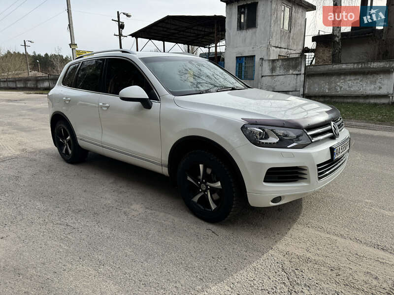 Позашляховик / Кросовер Volkswagen Touareg 2013 в Києві
