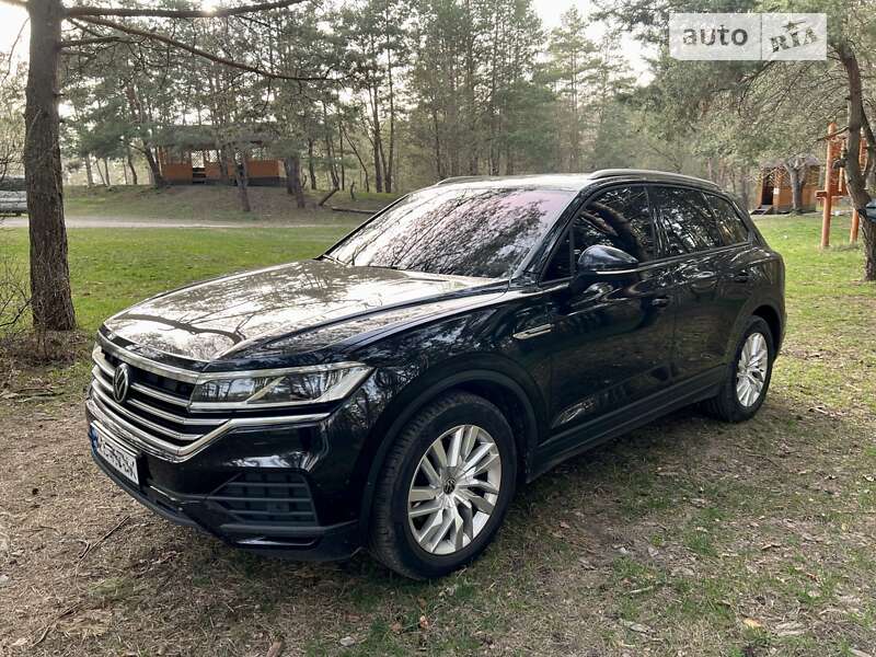 Позашляховик / Кросовер Volkswagen Touareg 2020 в Житомирі