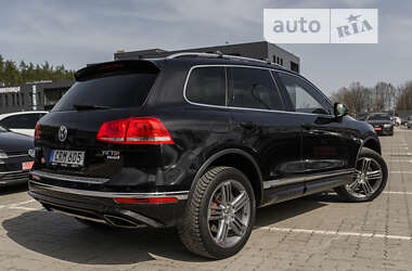 Внедорожник / Кроссовер Volkswagen Touareg 2014 в Львове