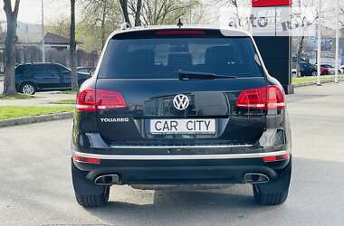 Внедорожник / Кроссовер Volkswagen Touareg 2016 в Киеве