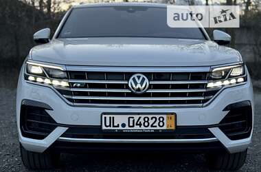 Внедорожник / Кроссовер Volkswagen Touareg 2018 в Гнивани