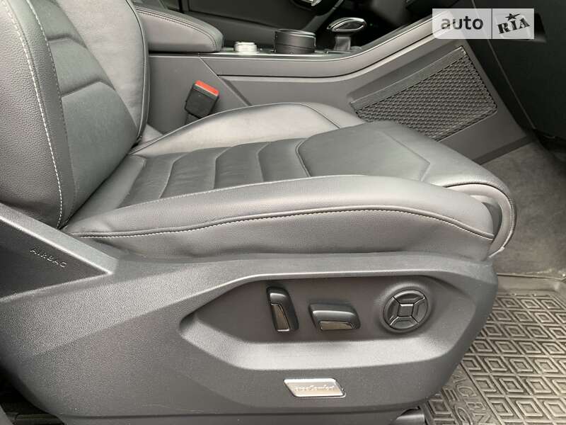 Внедорожник / Кроссовер Volkswagen Touareg 2020 в Кривом Роге